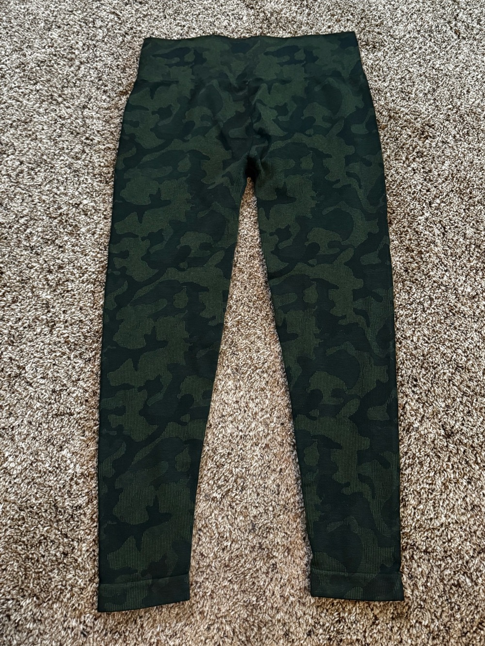 Gymshark Adapt Camo Seamless Leggings - Black & Dark Green - Picture 3 of 7